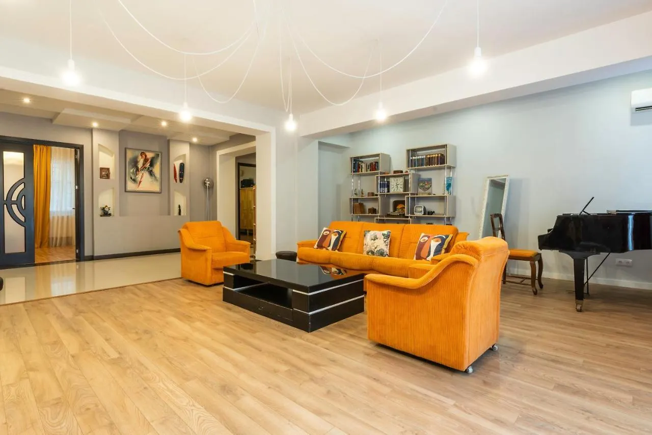 Happy 4Bedroom Apartment In Old Tbilisi 0*,